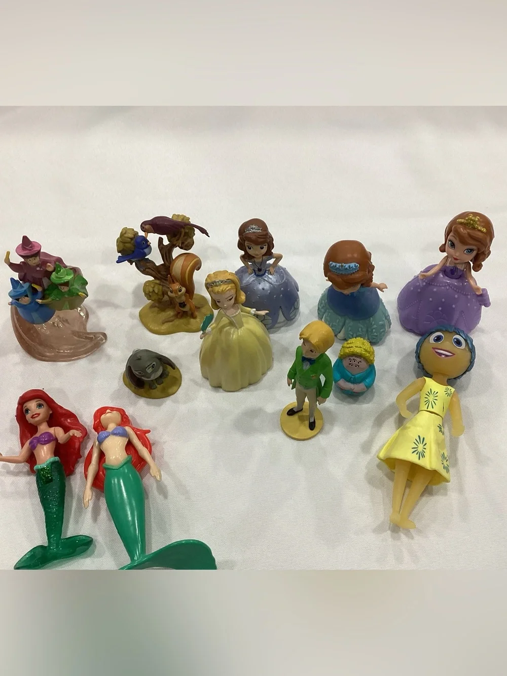 Disney Mini Figure Bundle - Yellow, Purple, Green, Blue, Red